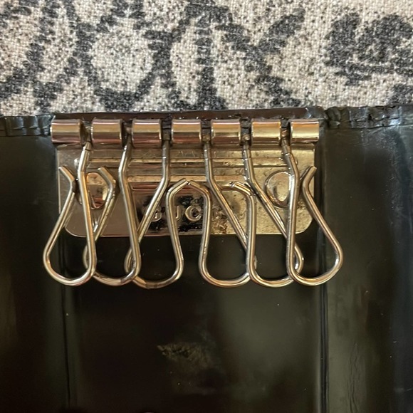 Gucci black patent leather key holder keeper - Picture 9 of 10